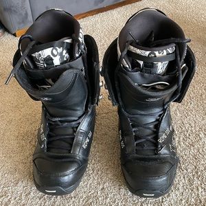 Rome SDS snowboarding boots - size 10.5